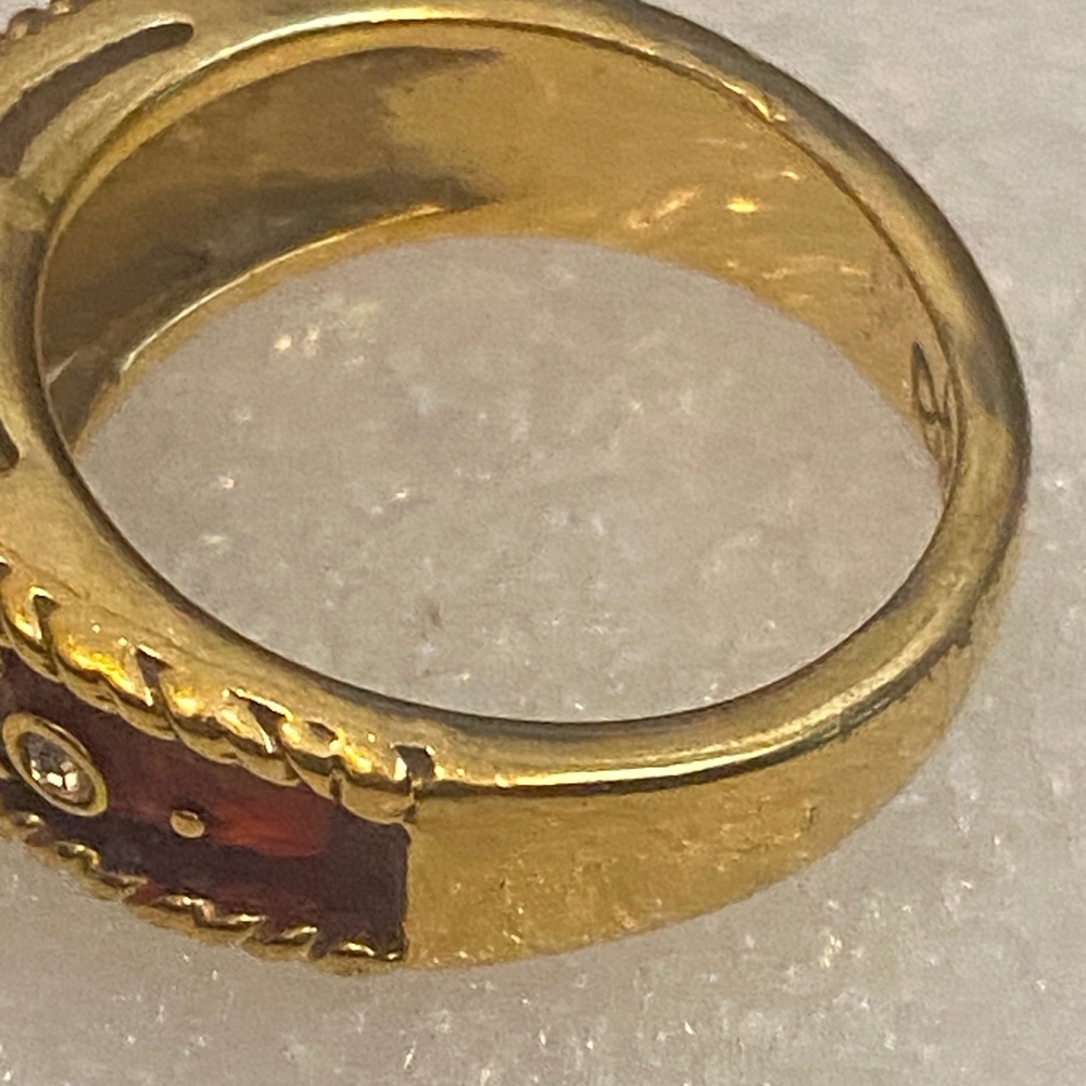 Vintage Joan Rivers Gold-Tone Green Stone & Red Enamel Ring size 9 - Picture 7 of 8